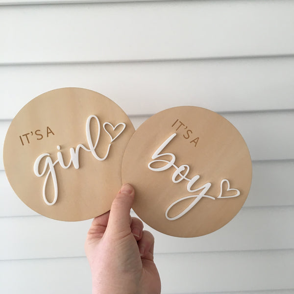 It's a Girl / It's a Boy Baby Announcement Plaque – Wooden Newborn Name Sign