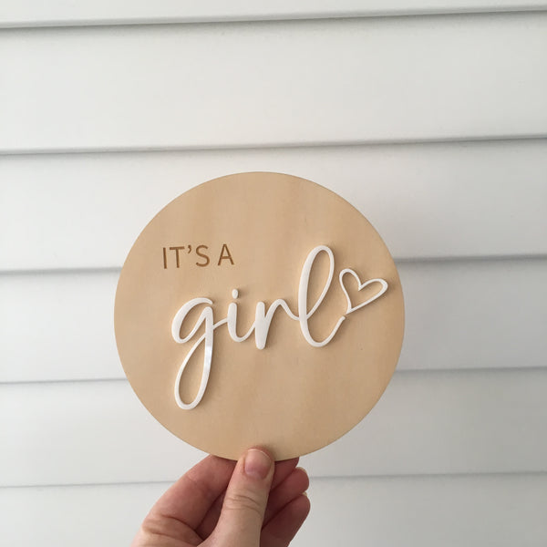 It's a Girl / It's a Boy Baby Announcement Plaque – Wooden Newborn Name Sign
