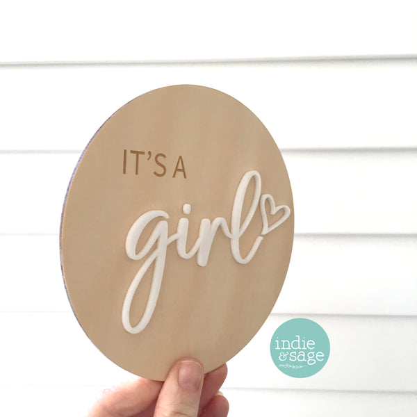 It's a Girl / It's a Boy Baby Announcement Plaque – Wooden Newborn Name Sign