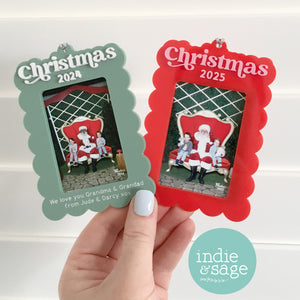 Personalised Christmas Hanging Photo frame for Christmas Santa Photos, made to fit Westfield Wallet Sized Photographs. 

Add an engraved message to your photo frame making it the perfect Christmas gift for those loved ones near and far away.