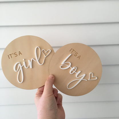 It's a Girl / It's a Boy Baby Announcement Plaque – Wooden Newborn Name Sign