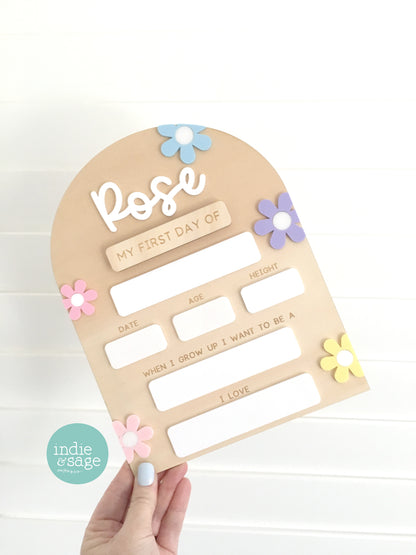Personalised First & Last Day School Sign – Pastel Daisy Design