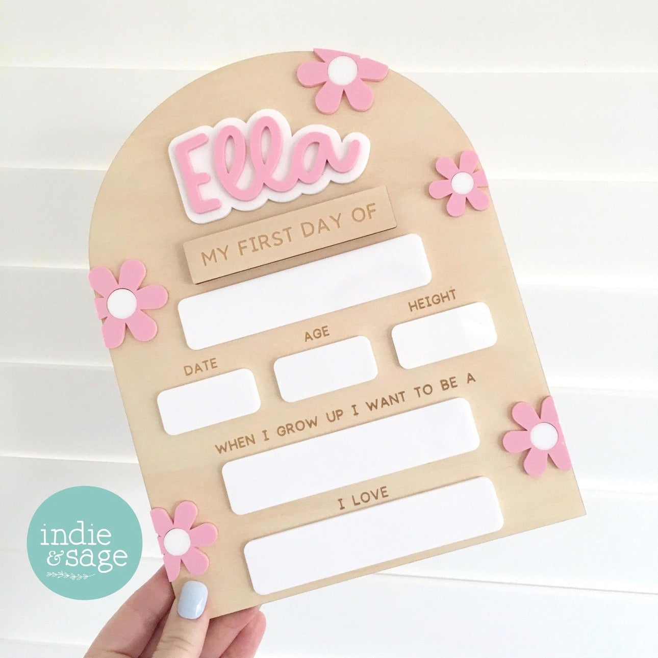 Personalised first and last day of school sign with pink and white daisys. Available with interchangeable names.