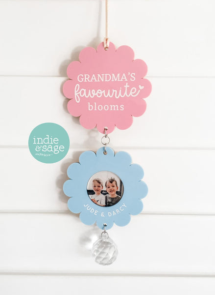 Personalised Grandma Photo Gift – Favourite Blooms Suncatcher, Custom Mother’s Day Gift, Nanna Photo Keepsake, Family Flower Wall Hanging