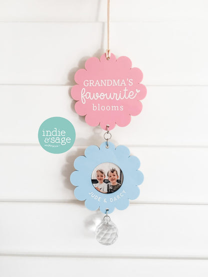 Personalised Grandma Photo Gift – Favourite Blooms Suncatcher, Custom Mother’s Day Gift, Nanna Photo Keepsake, Family Flower Wall Hanging