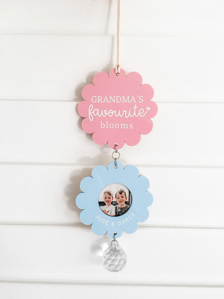Personalised Grandma Photo Gift – Favourite Blooms Suncatcher, Custom Mother’s Day Gift, Nanna Photo Keepsake, Family Flower Wall Hanging