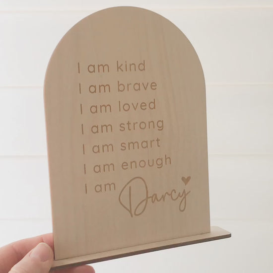 Stunning daily affirmation chart for little girls or boys featuring the words, I am kind, I am brave, I am loved, I am strong, I am smart, I am enough, I am (personalised with their name). Beautiful personalised gift idea.