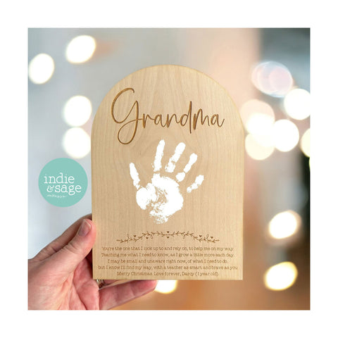 Baby's First Christmas Personalised Handprint Plaque, Unique Keepsake Gift for Mum, Dad, Grandma or Grandad, Christmas Gift Ideas, Grandma
